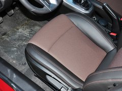2013款 掀背版 1.6L 手动 豪华型