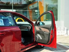 2013款 掀背版 1.6L 手动 豪华型