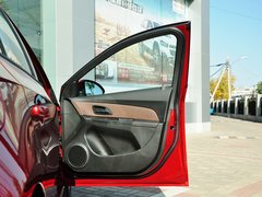 2013款 掀背版 1.6L 手动 豪华型