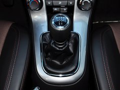 2013款 掀背版 1.6L 手动 豪华型