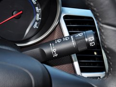 2013款 掀背版 1.6L 手动 豪华型