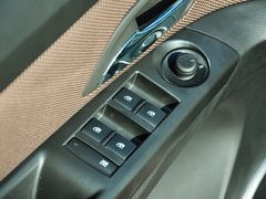 2013款 掀背版 1.6L 手动 豪华型