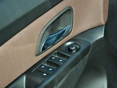 2013款 掀背版 1.6L 手动 豪华型