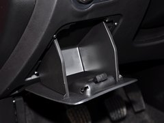 2013款 掀背版 1.6L 手动 豪华型