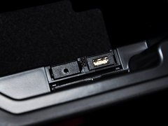 2013款 掀背版 1.6L 手动 豪华型