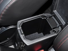 2013款 掀背版 1.6L 手动 豪华型