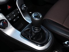 2013款 掀背版 1.6L 手动 豪华型