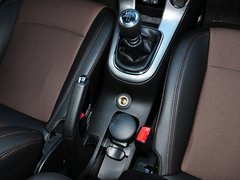 2013款 掀背版 1.6L 手动 豪华型