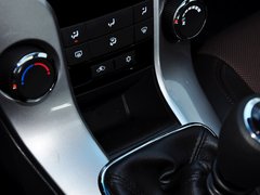 2013款 掀背版 1.6L 手动 豪华型
