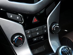 2013款 掀背版 1.6L 手动 豪华型