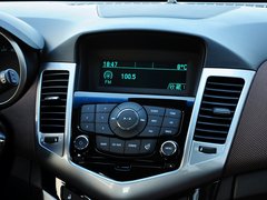 2013款 掀背版 1.6L 手动 豪华型