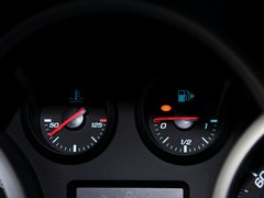 2013款 掀背版 1.6L 手动 豪华型