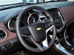 2013款 掀背版 1.6L 手动 豪华型