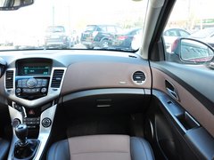 2013款 掀背版 1.6L 手动 豪华型