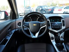 2013款 掀背版 1.6L 手动 豪华型