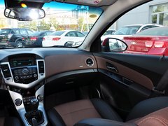 2013款 掀背版 1.6L 手动 豪华型