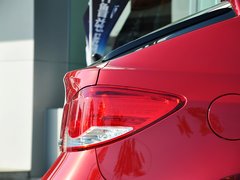 2013款 掀背版 1.6L 手动 豪华型