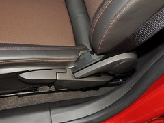 2013款 掀背版 1.6L 自动 豪华型