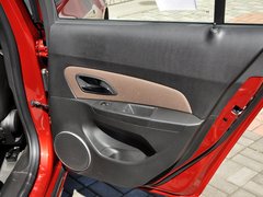 2013款 掀背版 1.6L 自动 豪华型
