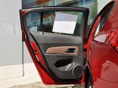 2013款 掀背版 1.6L 自动 豪华型