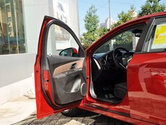 2013款 掀背版 1.6L 自动 豪华型