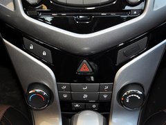 2013款 掀背版 1.6L 自动 豪华型