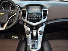 2013款 掀背版 1.6L 自动 豪华型