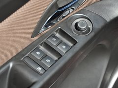 2013款 掀背版 1.6L 自动 豪华型