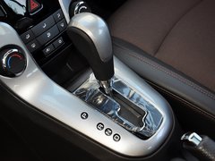 2013款 掀背版 1.6L 自动 豪华型
