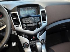 2013款 掀背版 1.6L 自动 豪华型