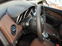 2013款 掀背版 1.6L 自动 豪华型