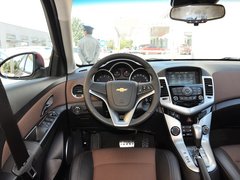 2013款 掀背版 1.6L 自动 豪华型