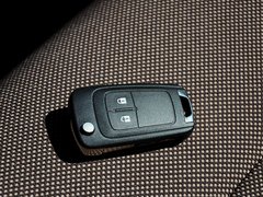 2013款 掀背版 1.6L 自动 豪华型