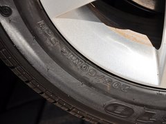 2013款 掀背版 1.6L 自动 豪华型