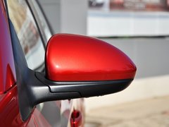 2013款 掀背版 1.6L 自动 豪华型