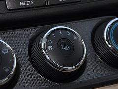 2014款 2.0L 手动 两驱都市版 5座