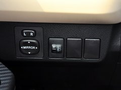 2014款 2.0L CVT 两驱都市版 5座
