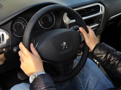 2014款 1.6L 自动 豪华版