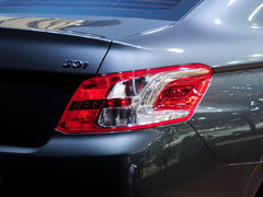 2014款 1.6L 自动 尊贵版