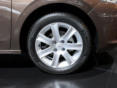 2014款 1.6L 自动 尊贵版
