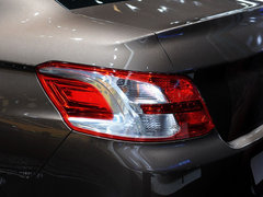 2014款 1.6L 自动 尊贵版