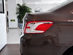 2014款 1.6L 自动 尊贵版