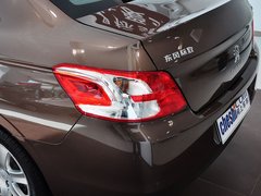 2014款 1.6L 自动 尊贵版