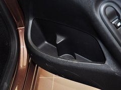 2014款 1.6L 自动 尊贵版