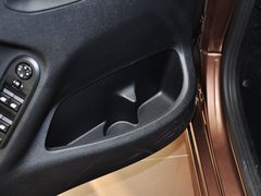 2014款 1.6L 自动 尊贵版