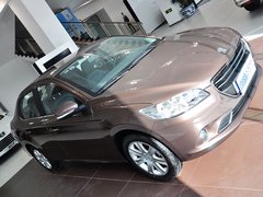 2014款 1.6L 自动 尊贵版
