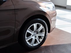 2014款 1.6L 自动 尊贵版