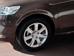 2014款 1.6L 自动 尊贵版