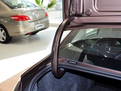 2014款 1.6L 自动 尊贵版