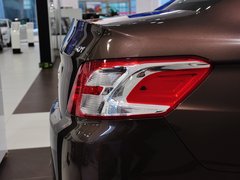 2014款 1.6L 自动 尊贵版